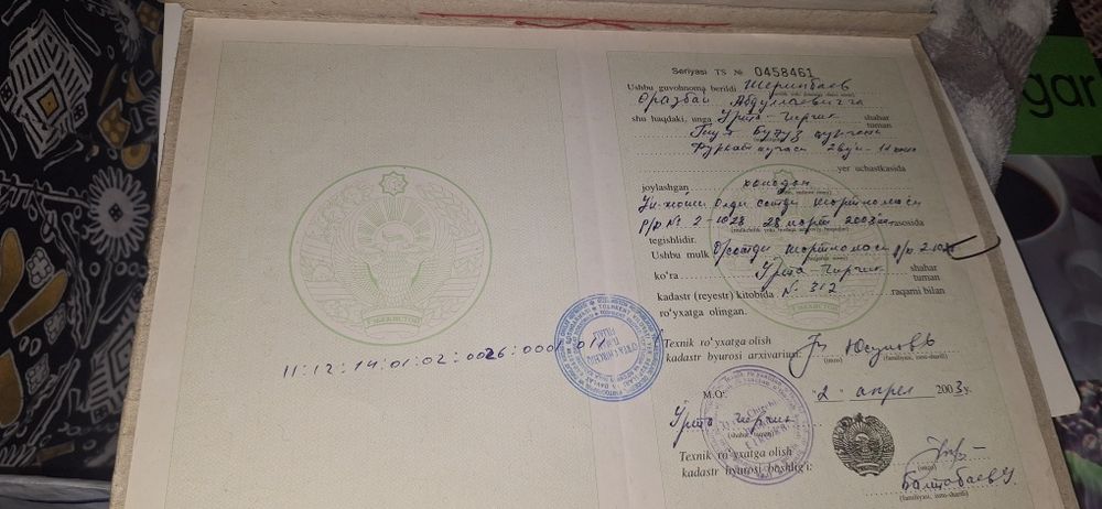 Tashmoreda  Dõm sotiladi 2 etajli  dôm 2etaji  2xona 3xona qlingan