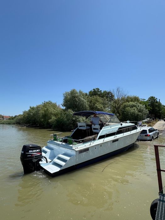 Cabinata Chris Craft Catalina 33