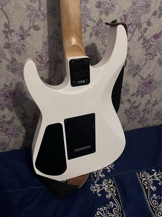 Электрогитара Jackson dinky JS11