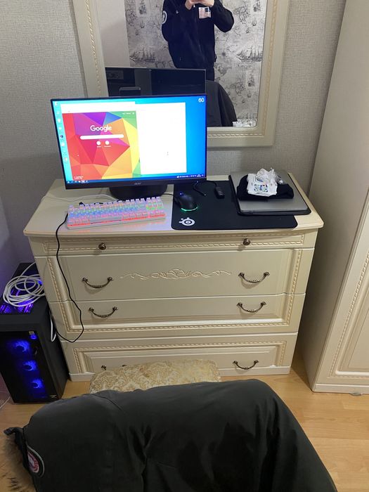 шкаф и тумбочки сатылады