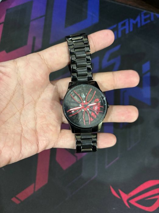 Продаю мужские часы крутящеейся