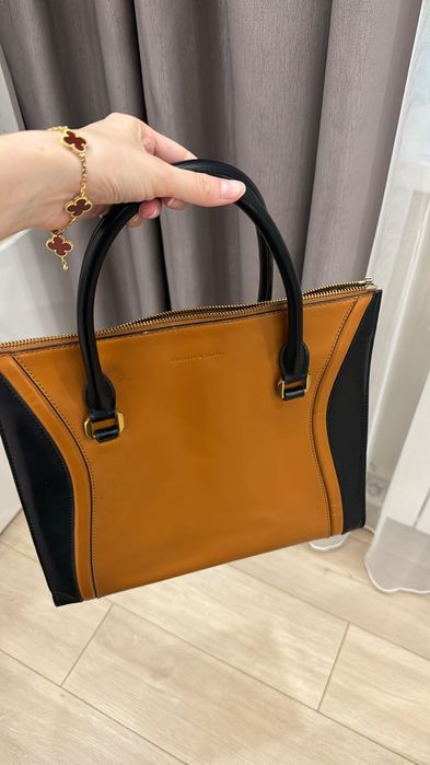 две сумки Charles & Keith