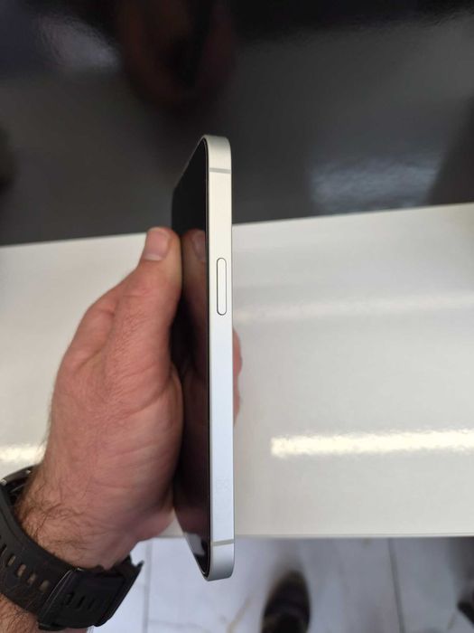 iPHONE 16e / В перфектно състояние