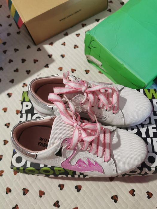 Продам детские кроссовки