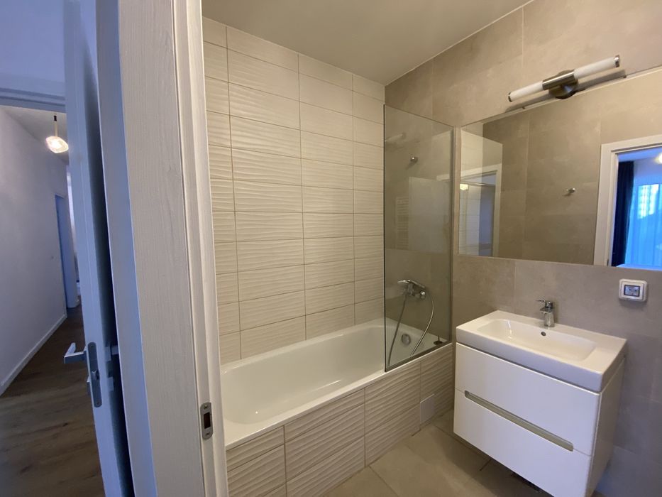 Ap. 3 camere decomandat Record Park