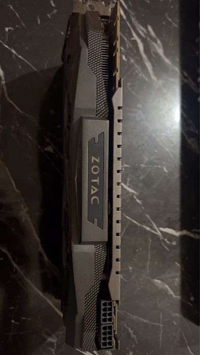 Zotac GeForce GTX 1080 AMP Extreme – 8GB GDDR5X | High-End