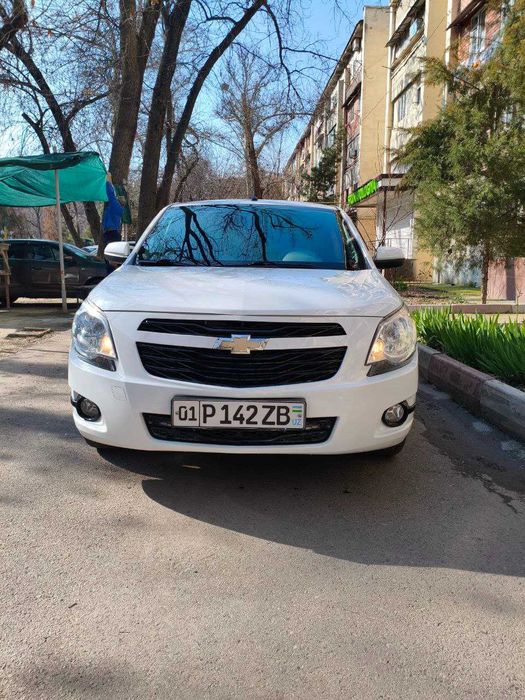 продаю машину COBALT