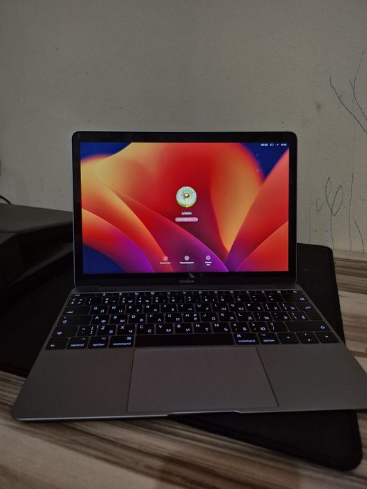 Mackbook Air Retina 2017 года 33 циклов