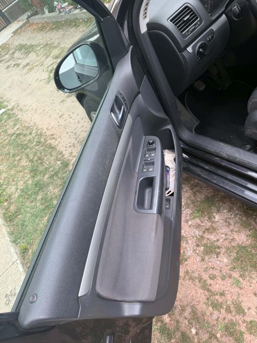 Volkswagen Golf 5 (2008) – 1.6 Benzina MPI –  ITP valabil 2027
