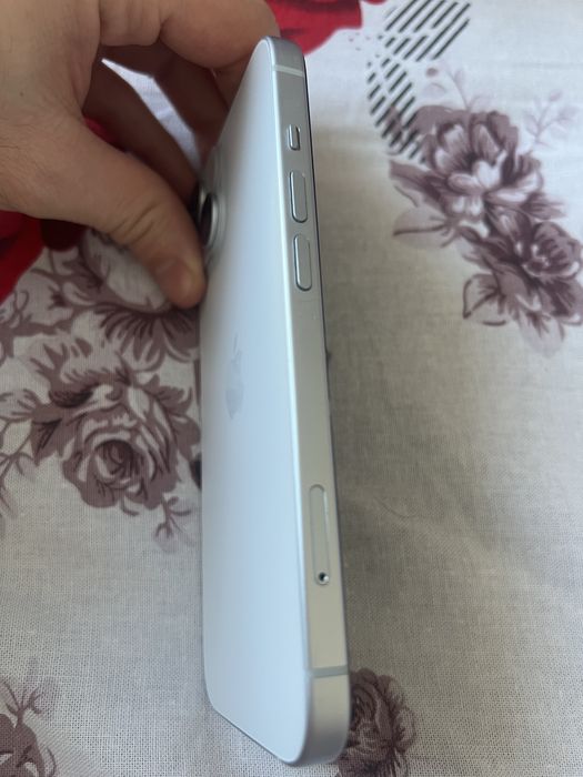 Iphone 15. Голубой. 128 гб.