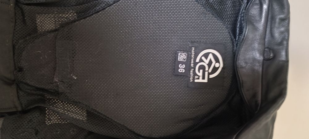 Кожаная мото-куртка