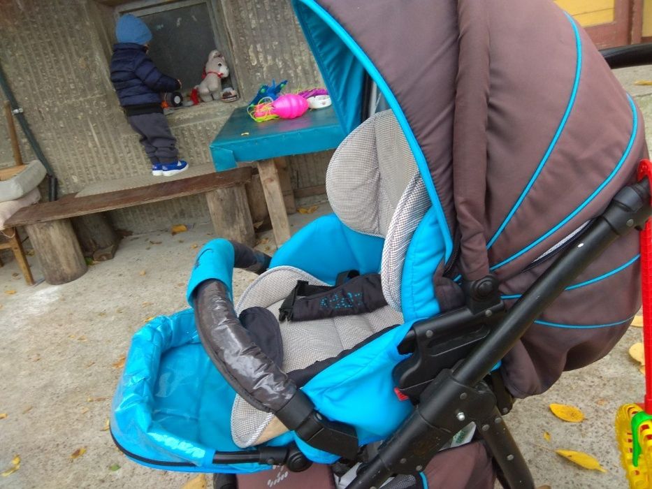 Продава детска количка zippy sport tutis 3 в 1