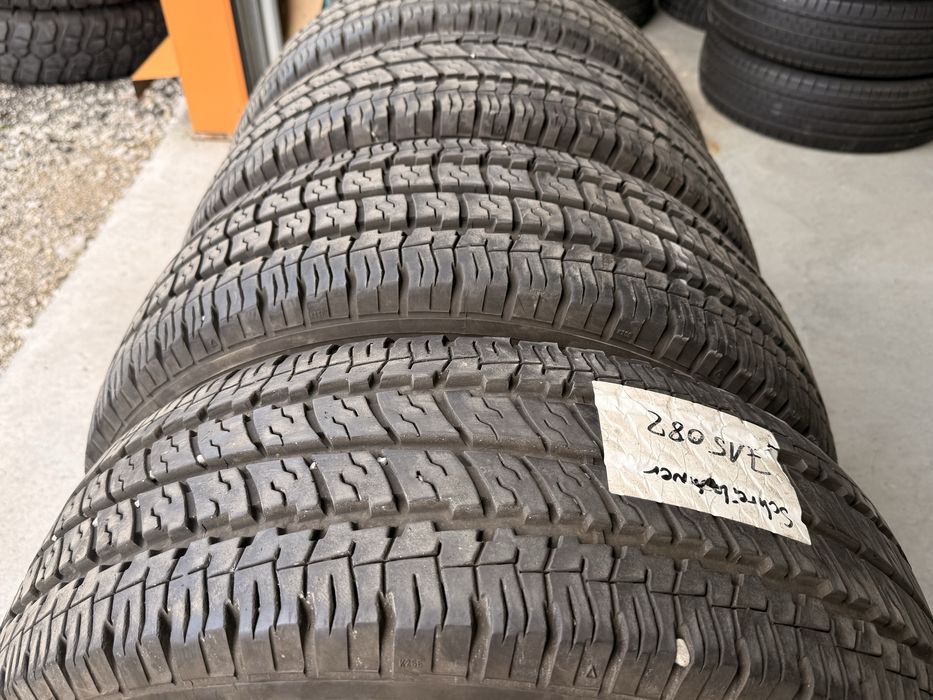 Бусови гуми 235/65/16с ПОЧТИ НОВИ