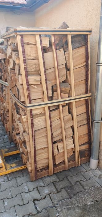 Lemn de foc de fag paletizat livrat la domiciliu