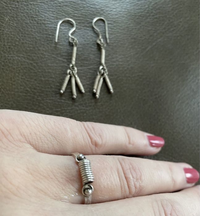 Обеци  и (или) пръстен-сребърни