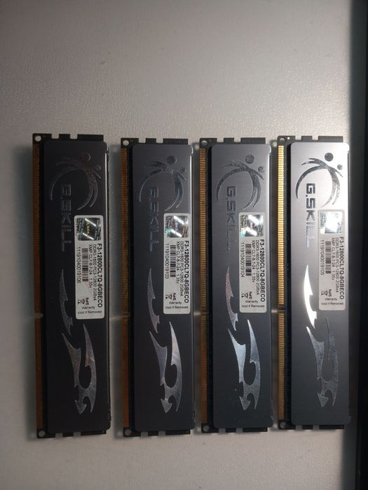 DDR3 8GB RAM памет