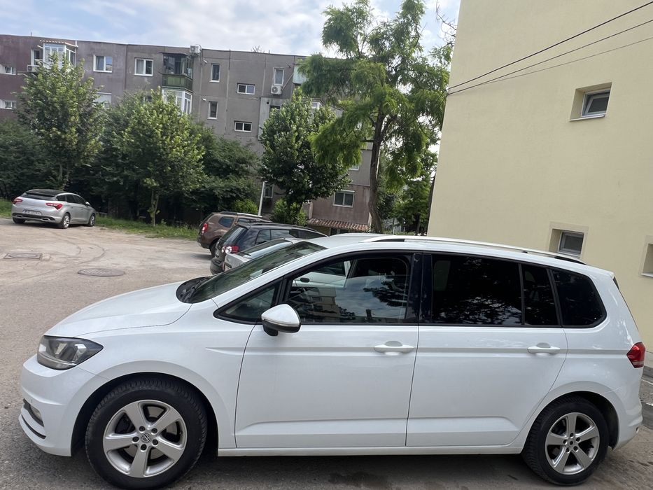 VOLKSWAGEN Touran 0 — imagine 3