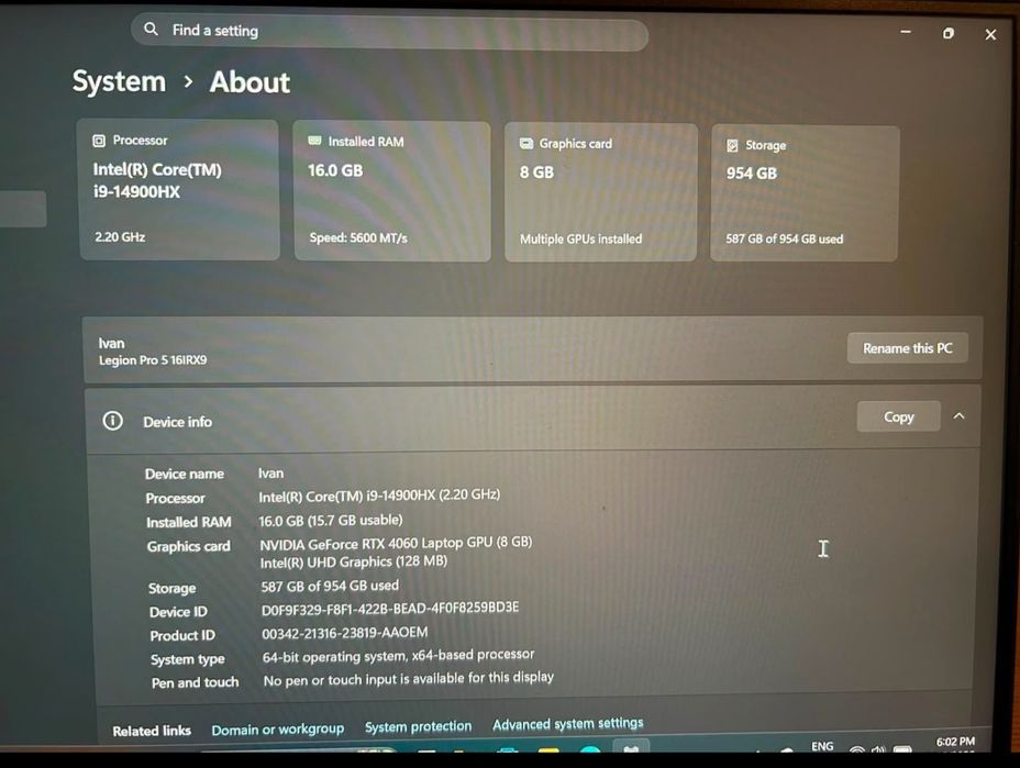 Lenovo Legion Pro 5 16IRX9.