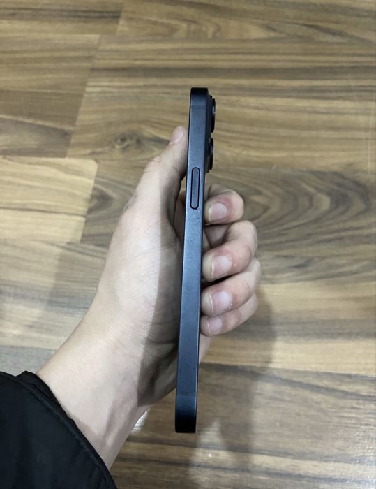 Продам Айфон 14+ плюс