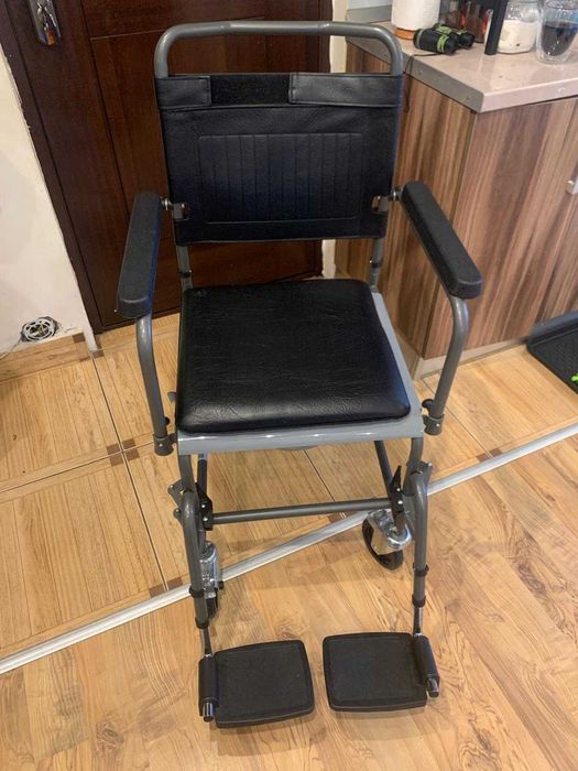 Scaun Wc cu roti 2 in 1