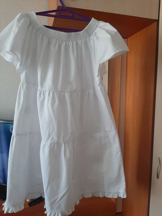 Продам вещи (платья)