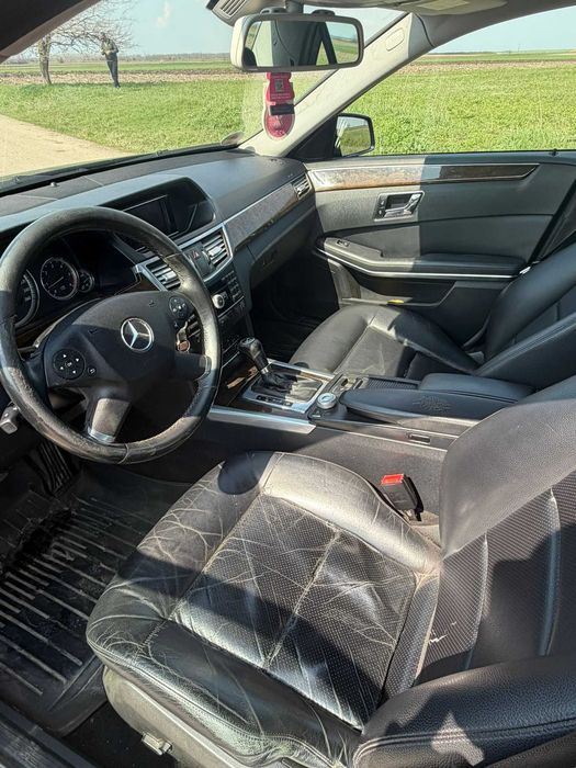 Mercedes benz E200