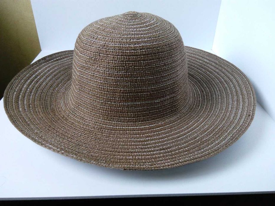 шляпа женская стилизованная под соломенную