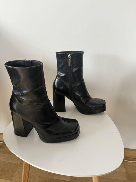 Уникални боти Bershka