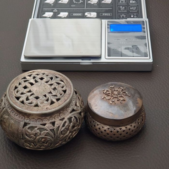 Lot 2 cutiuțe decorative din argint 925 – Oman – 140,5 g