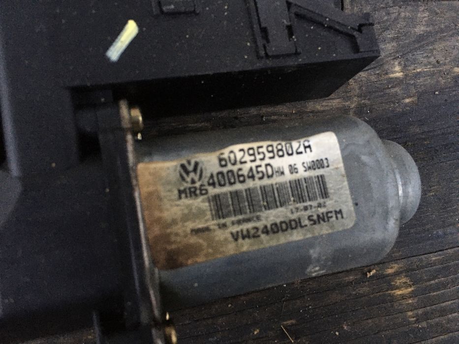 Motoras Macara Stanga Dreapta Fata Vw Volkswagen Polo 9N Skoda Fabia 1