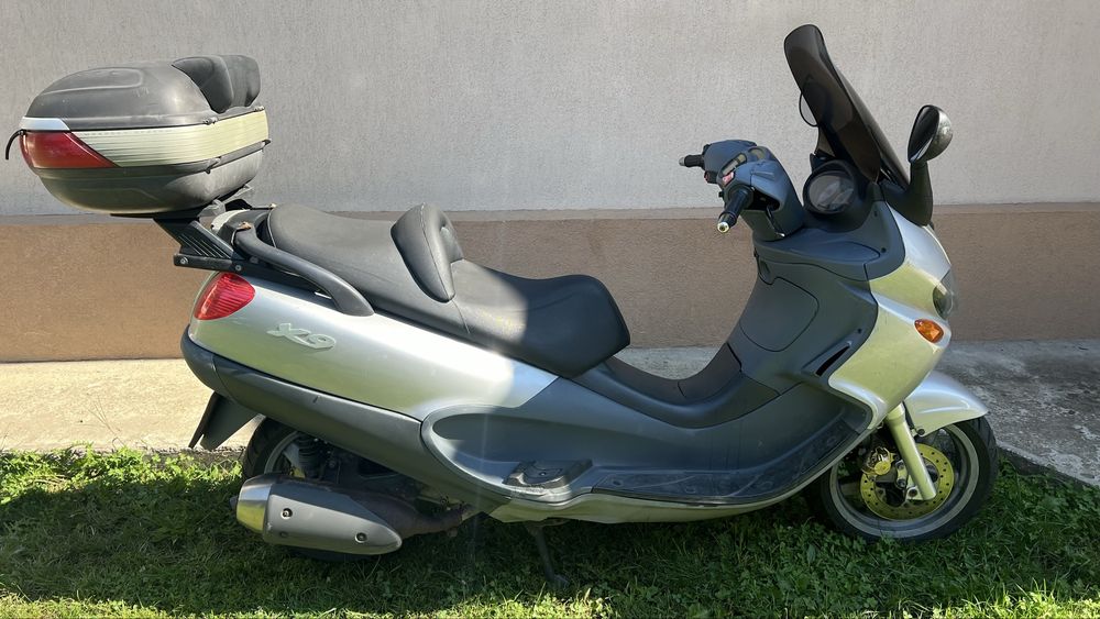 Piaggio  X9 , inmatriculat