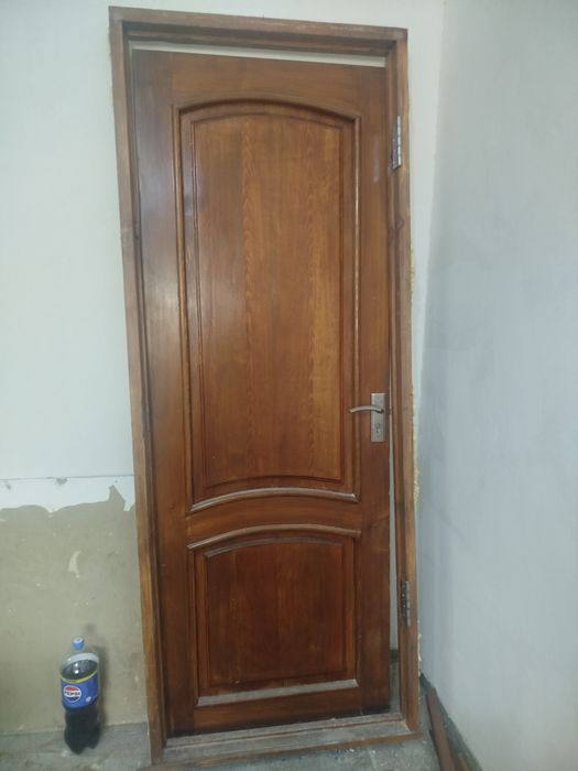 Продается межкомнатная дверь в отличном состоянии с коробкой