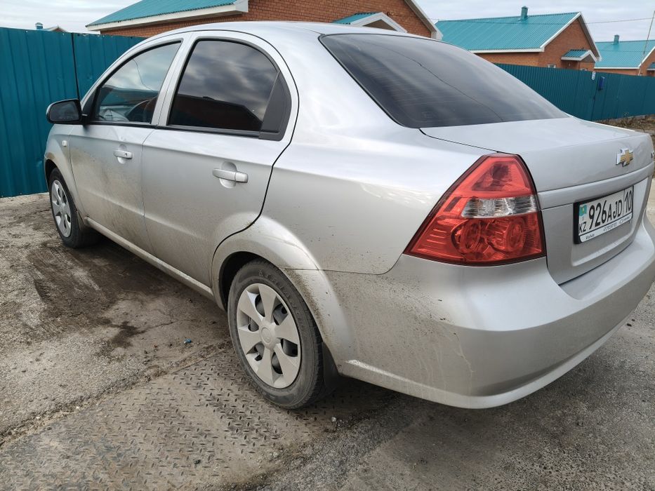 Продам нексию 21 год