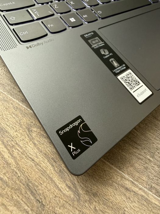 Laptop Lenovo Ideapad 5x 2 in 1 Tableta Oled Touch CoPilot Snapdragon