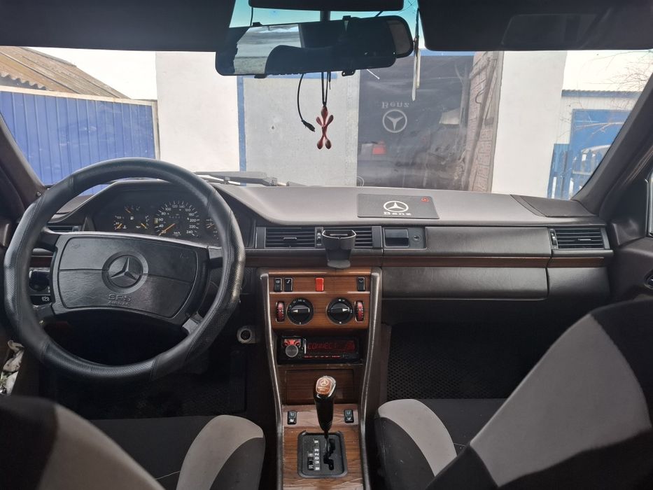 Продам Mercedes Benz w124 2.6