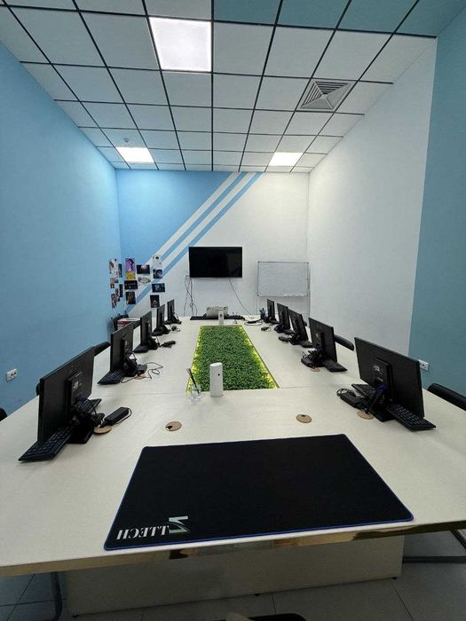 Ofis mebellari to'plami O'quv markazi uchun mebel stol stullar