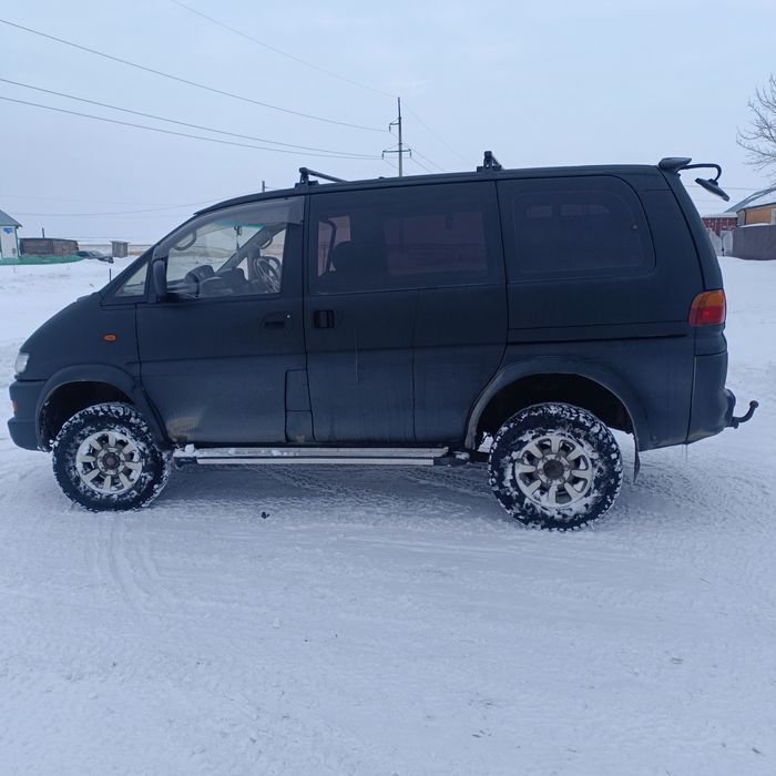 Мицубиси Делика 3 литра бензин