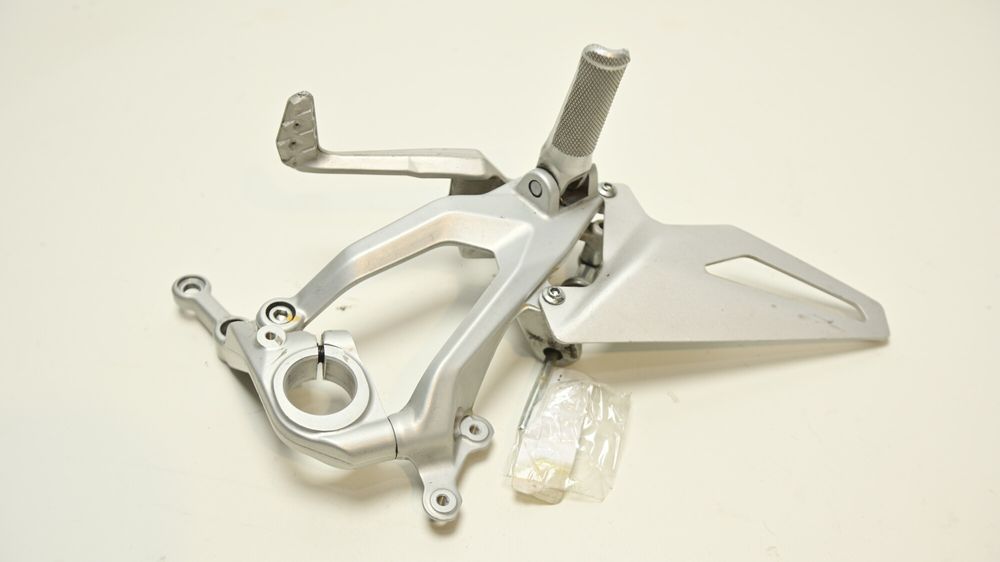 Suport Scarita dreapta Pedala Frana Ducati Panigale V4 /