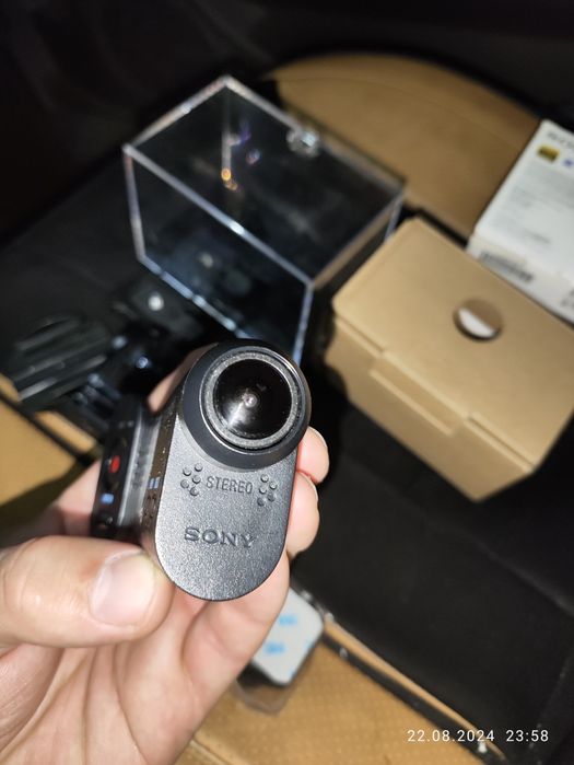 Продам  экшен камеру sony и аксессуары к ней