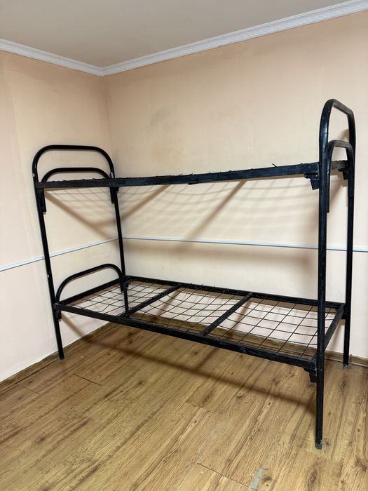 Продам двухярусные кровати