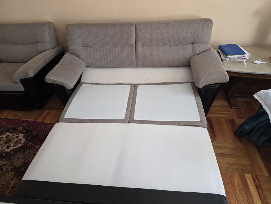 Разтегателен диван и фотьойл