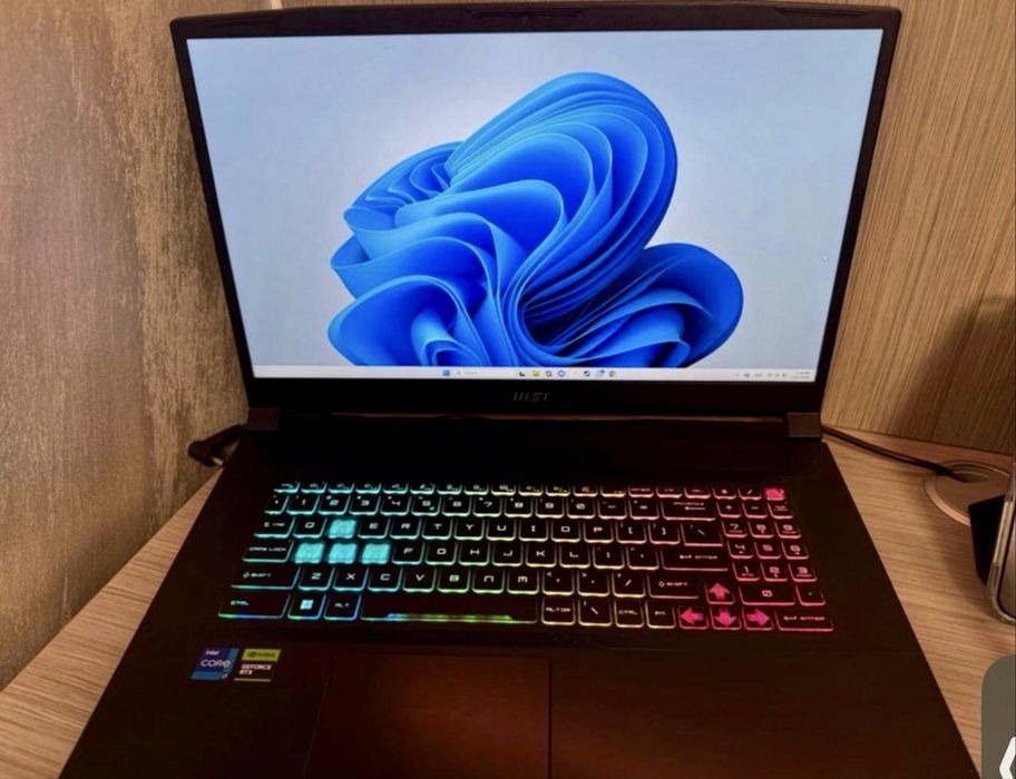 Laptop Gaming MSI Katana 17
