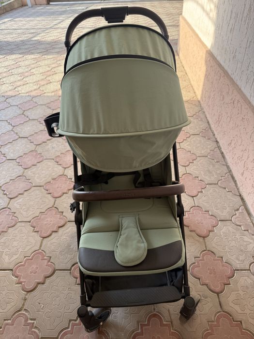 Детская прогулочная коляска