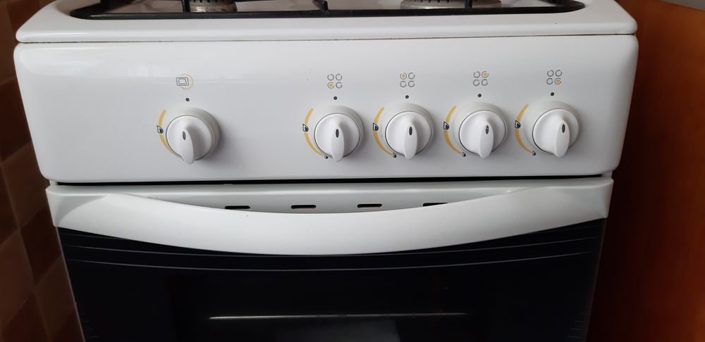 Газовая плитa Indesit