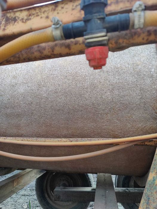 vand 2 semanatori si 1 utilaj de ierbicidat