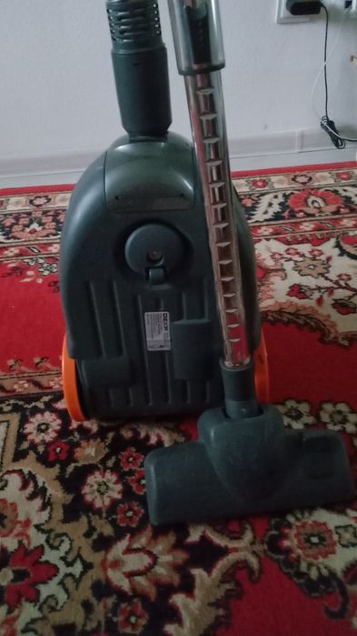 Пылесос в рабочем