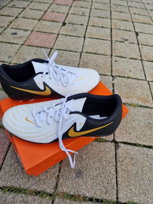 Ghete Fotbal Crampoane Noi Nike si Puma