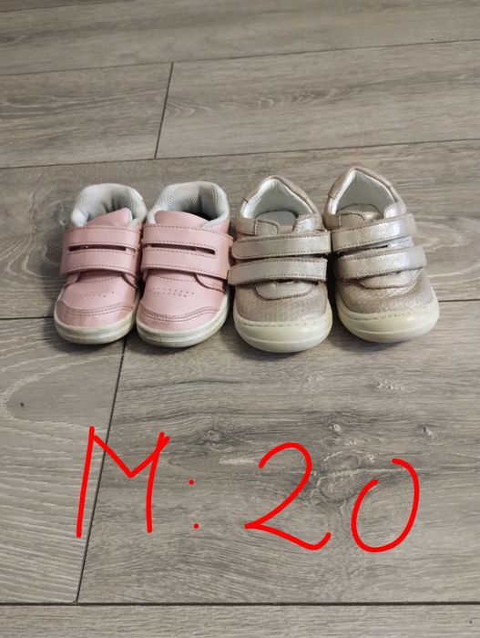 Adidași fetiță mărimea 20 și 21