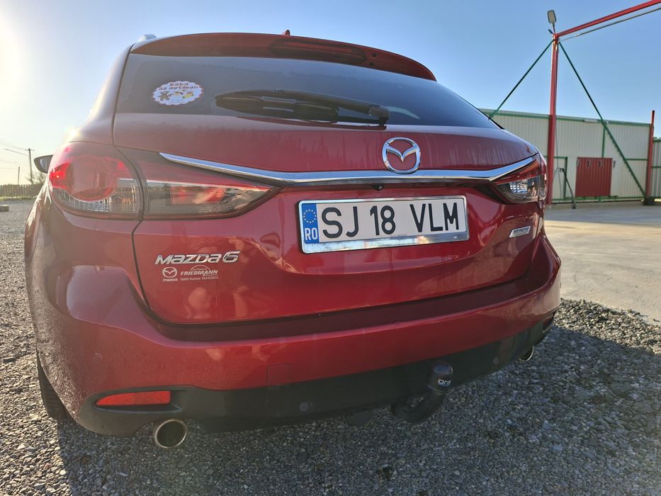 Vând sau schimb Mazda 6