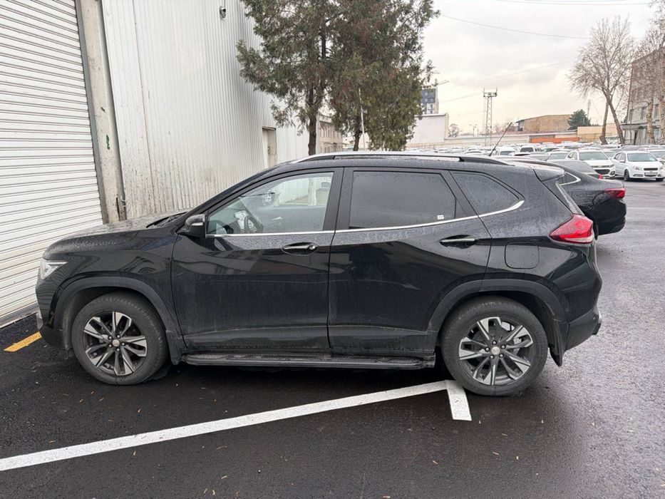 Tracker  primer qora